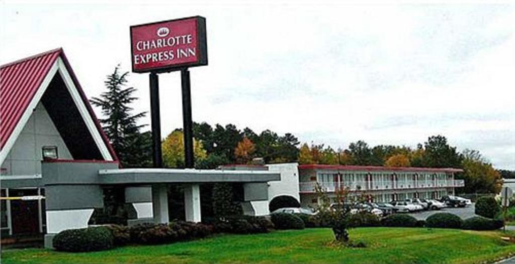 Charlotte Express Inn Exteriör bild