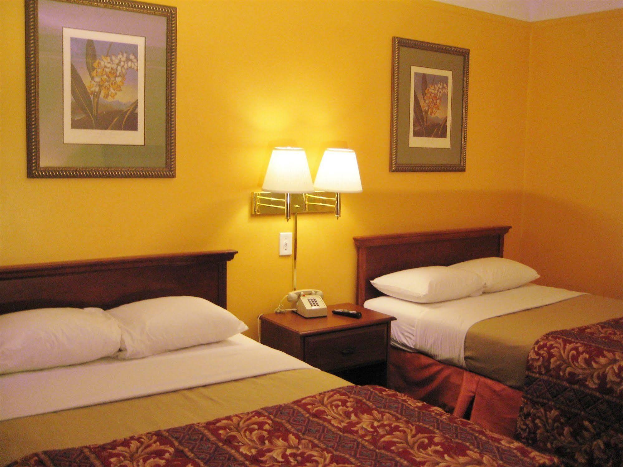 Charlotte Express Inn Exteriör bild